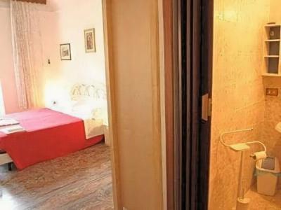 Vatican Rooms Guest House - 51