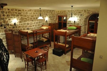 Hostel Old Town Kotor - 1