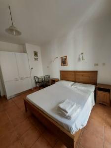 Vatican Rooms Guest House - 61
