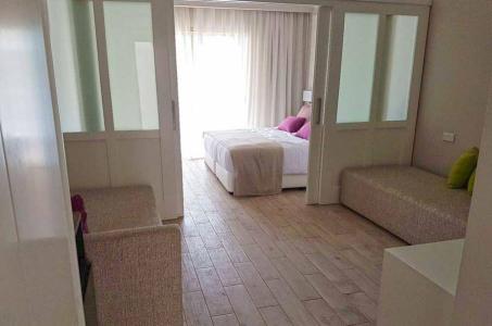 Ramada & Suites by Wyndham Ayia Napa - 8