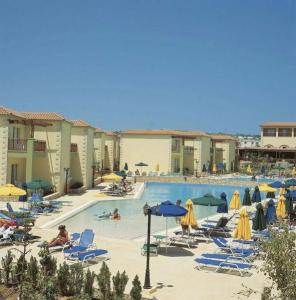 Ramada & Suites by Wyndham Ayia Napa - 4