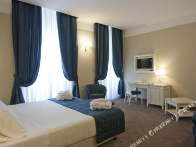 Leonardo Boutique Rome Monti - 41