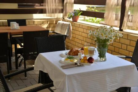 Stariy Dvorik on Orlovskaya - 24