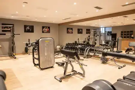 Ramada by Wyndham - 4