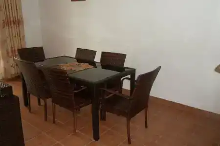 Reef Holiday Apartments - 36