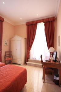 Roman Terrace - 39
