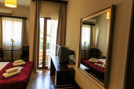 Lucic Rooms & Suites - 16