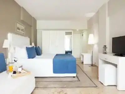 Marti la Perla - Adult Only+16 - 99