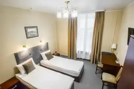 на Моховой - 48