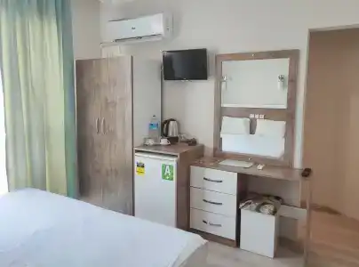 Cleopatra King Apart - 22