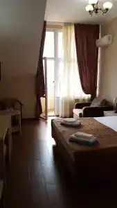 Lazurnoe Okno Guest House - 45