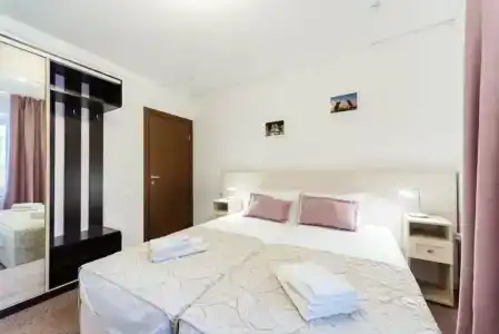 Simple Bon Voyage - 85