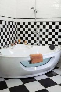 Theatre Boutique Apart-Hotel - 37