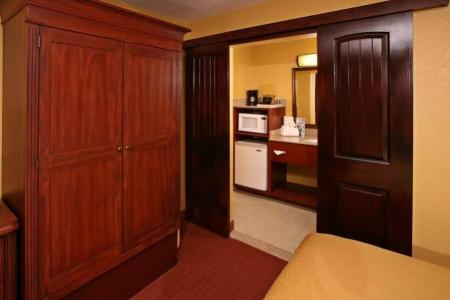 Rosen Inn at Pointe - 34