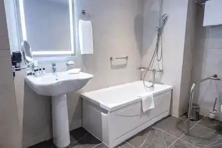 Ramada by Wyndham - 20