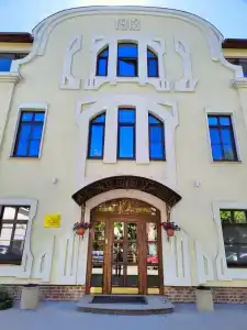 Stariy Dvorik on Orlovskaya - 12