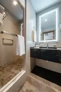 Ramada by Wyndham - 17