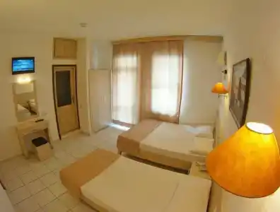 Kleopatra Carina - 33