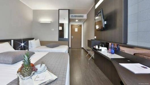Best Western Premier CHC Airport - 29