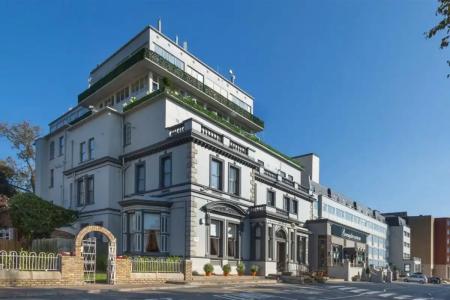 Bonnington & Leisure Centre - 30