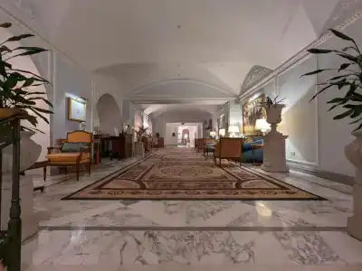 Four Seasons Lion Palace - 26