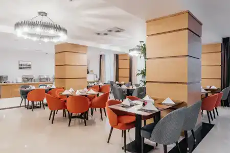 Ramada by Wyndham - 24