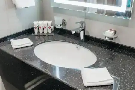 Ramada by Wyndham - 18