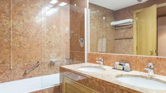 Ramada by Wyndham Lisbon - 21