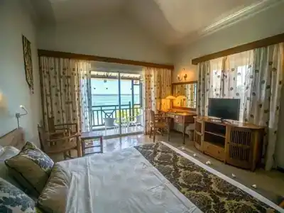 Le Peninsula Bay Beach Resort & Spa - 2