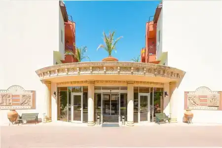 Royal Atlantis Beach - 8