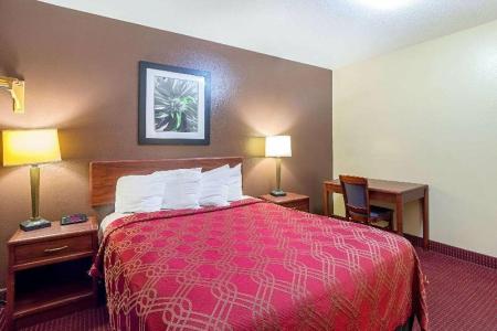 Americas Best Value Inn Fargo - 19