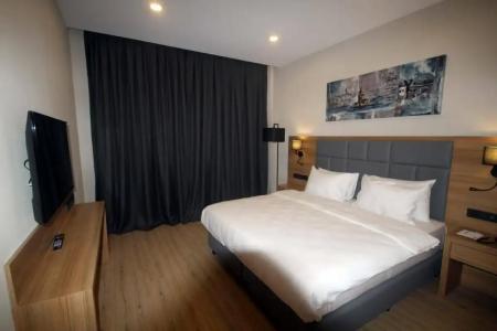 The Hera Platinum - 37