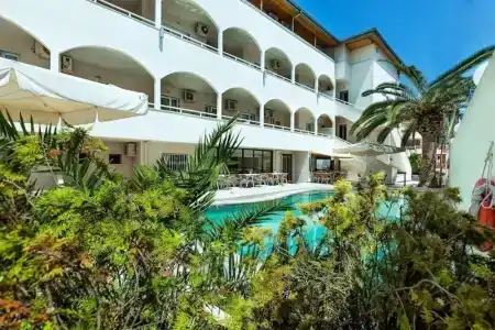 Neikos Luxury Suites - 7