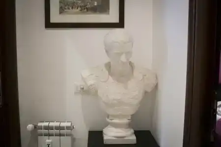 Vatican Rooms Guest House - 4