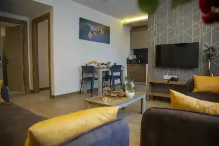 GOLDEN WORLD SUITE - 31