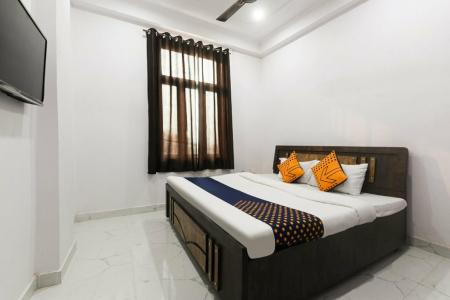 OYO Radhika Palace - 3