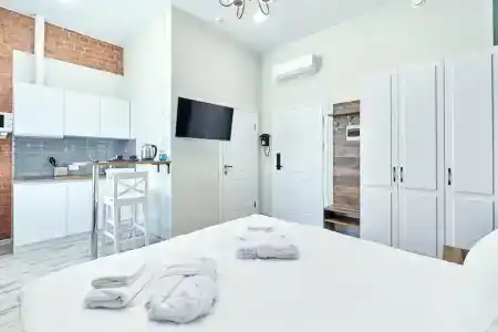 GrandWhite Apart - 52