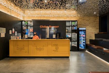 Globe Runner & Hostel Kyiv City Center - 1