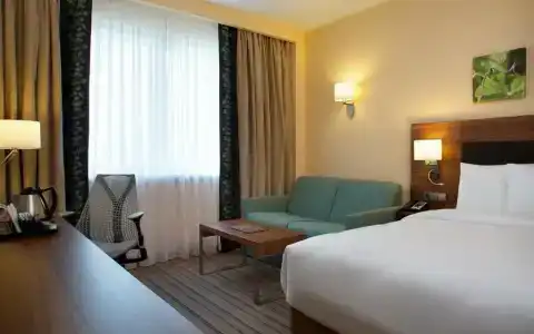 Hilton Garden Inn Riverside - 6