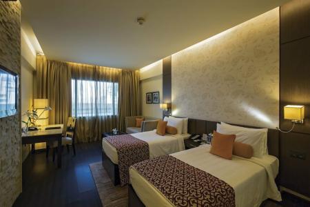 5 BY OYO Metropolitan - 3