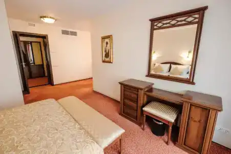 Смольнинская - 5