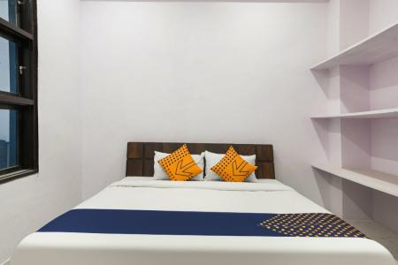 OYO Radhika Palace - 4