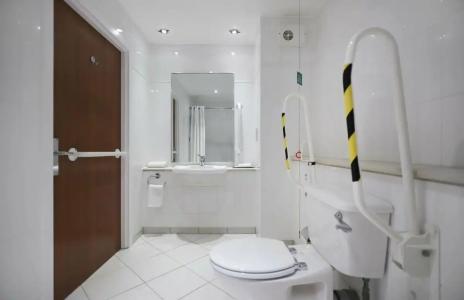 DoubleTree by Hilton Bristol North - 49