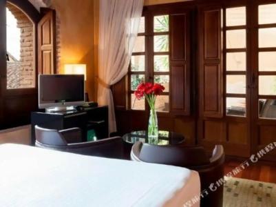 Palacio de Santa Paula, Autograph Collection - 39