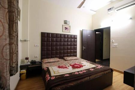 Samrat, New Delhi - 22