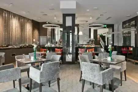 Congress Avenue - 17