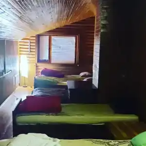 Aghrougolok Hostel - 10