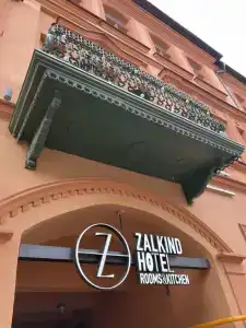 Zalkind Rooms & Kitchen - 7