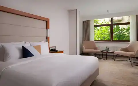 Courtyard by Marriott City Center - 3