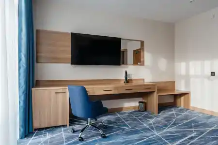 Ramada by Wyndham - 15